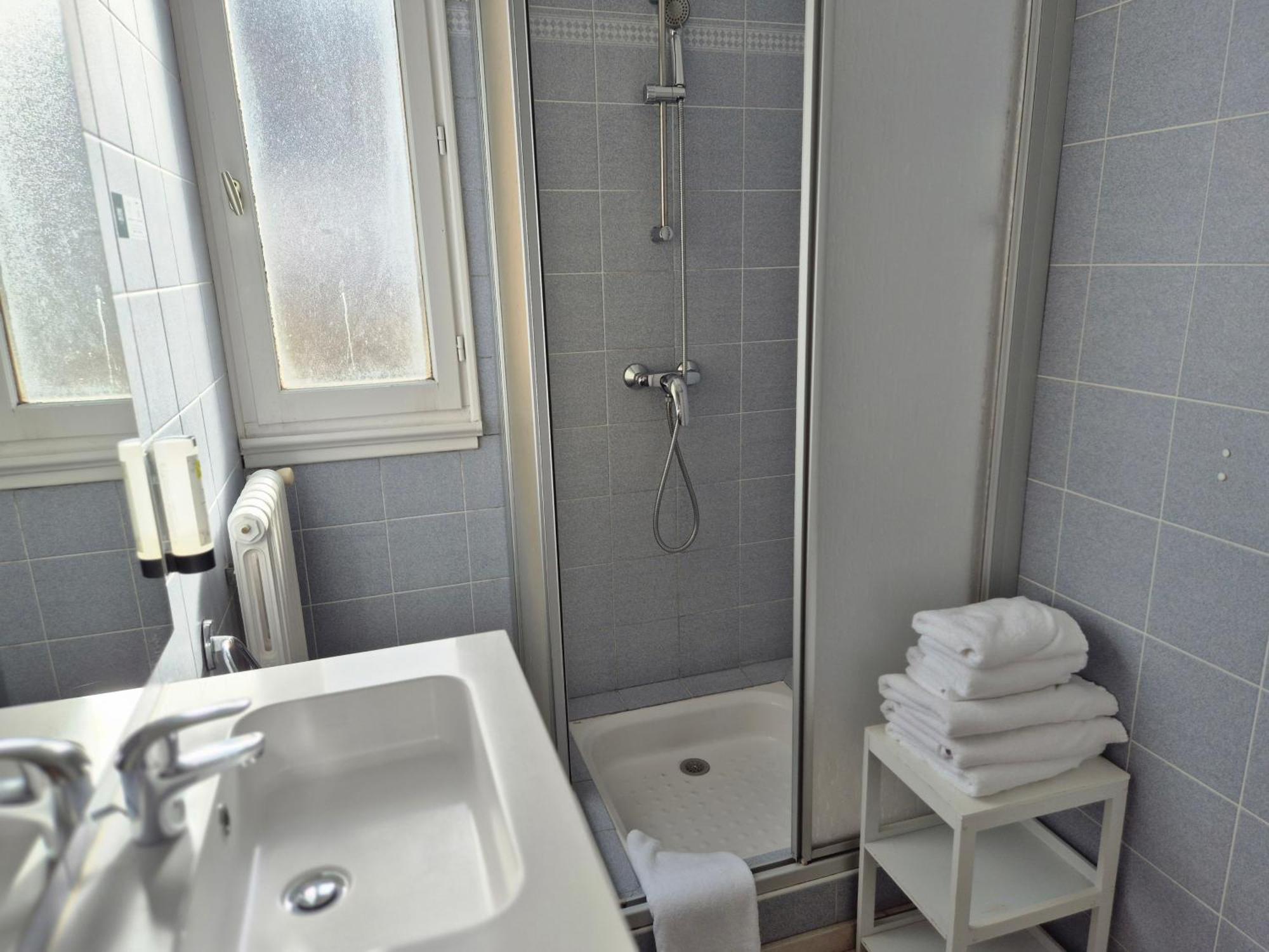 Logis Hotel Restaurant L'Oustal 나베 외부 사진