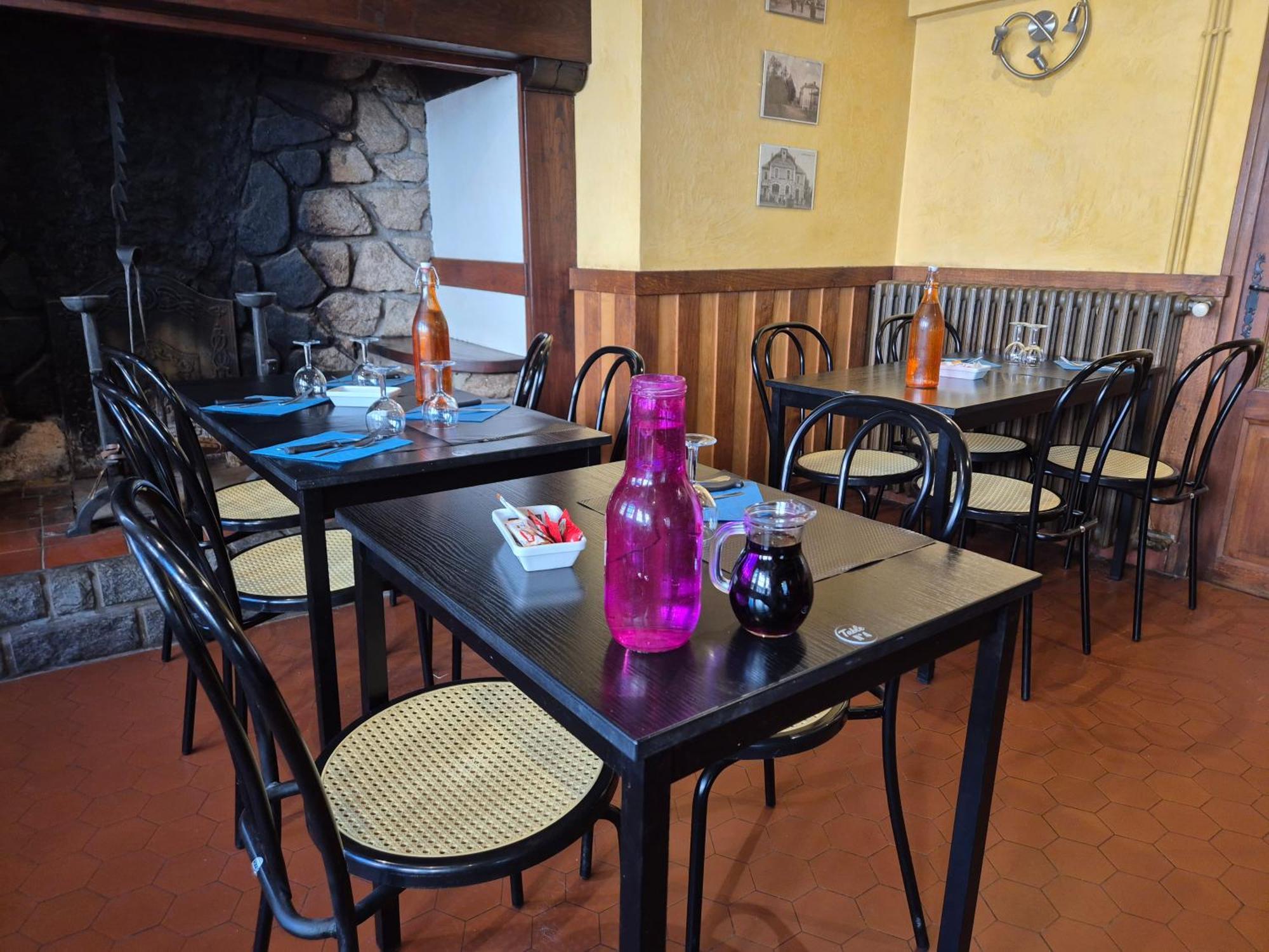Logis Hotel Restaurant L'Oustal 나베 외부 사진