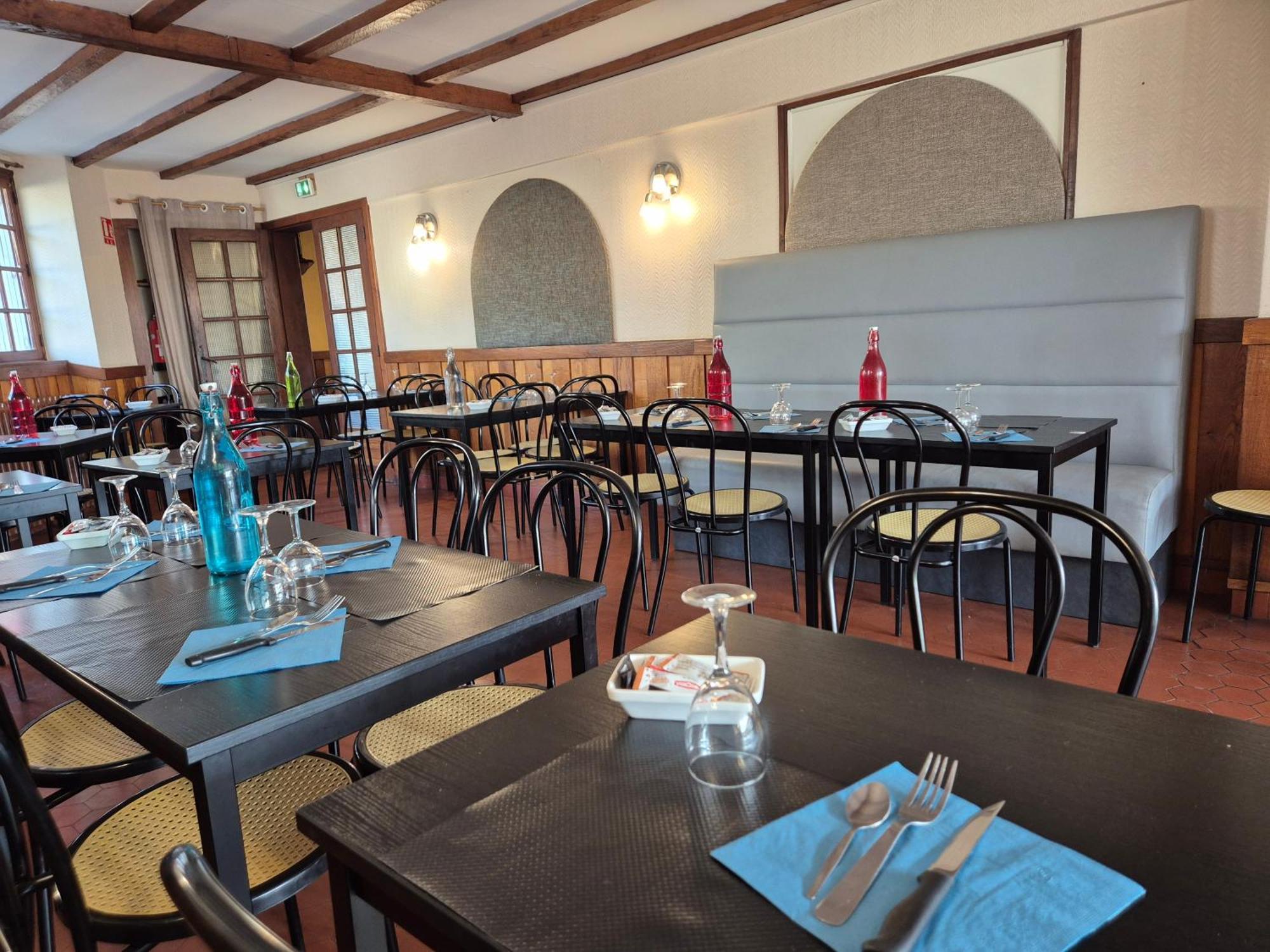 Logis Hotel Restaurant L'Oustal 나베 외부 사진