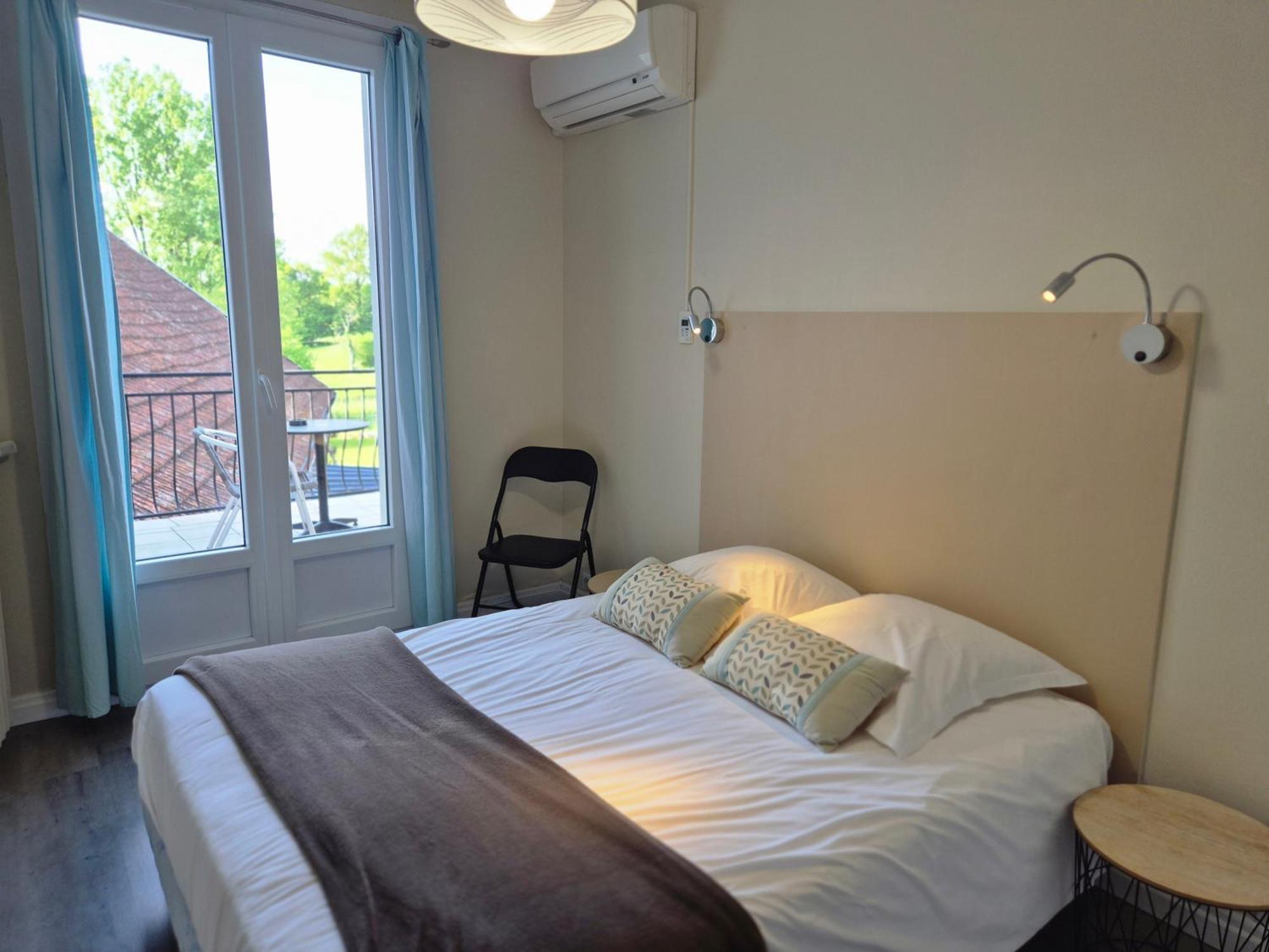 Logis Hotel Restaurant L'Oustal 나베 외부 사진