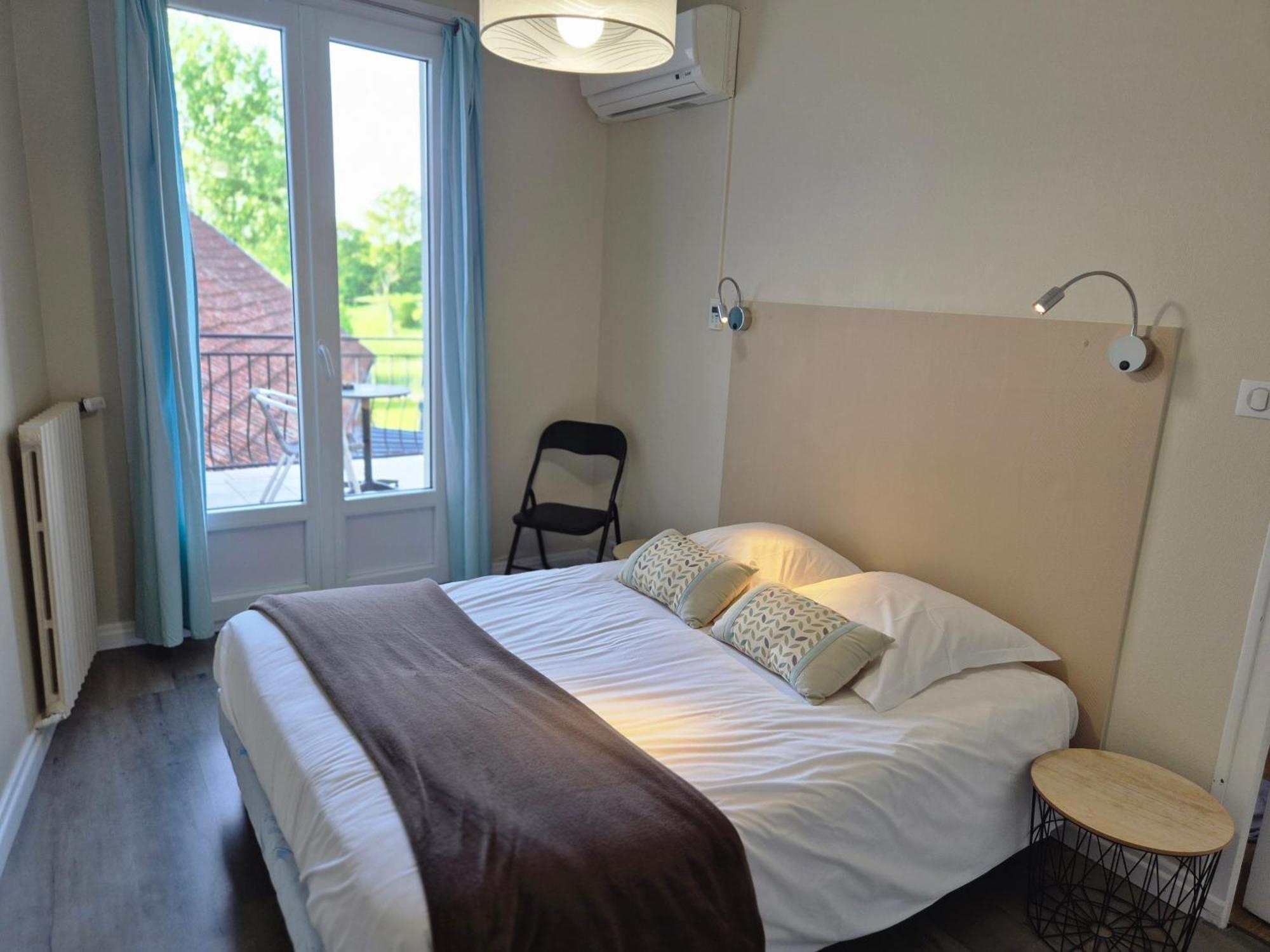 Logis Hotel Restaurant L'Oustal 나베 외부 사진