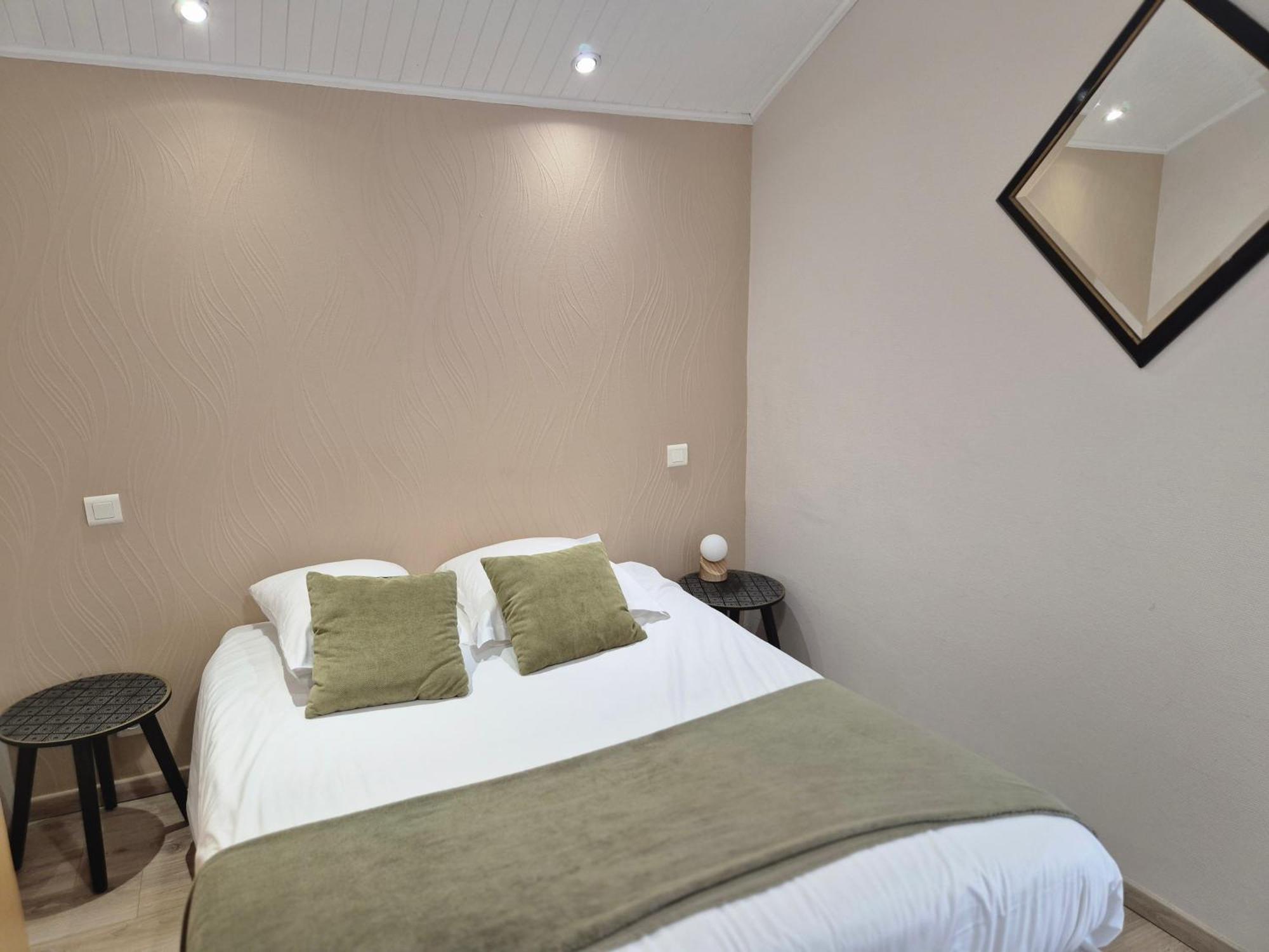 Logis Hotel Restaurant L'Oustal 나베 외부 사진