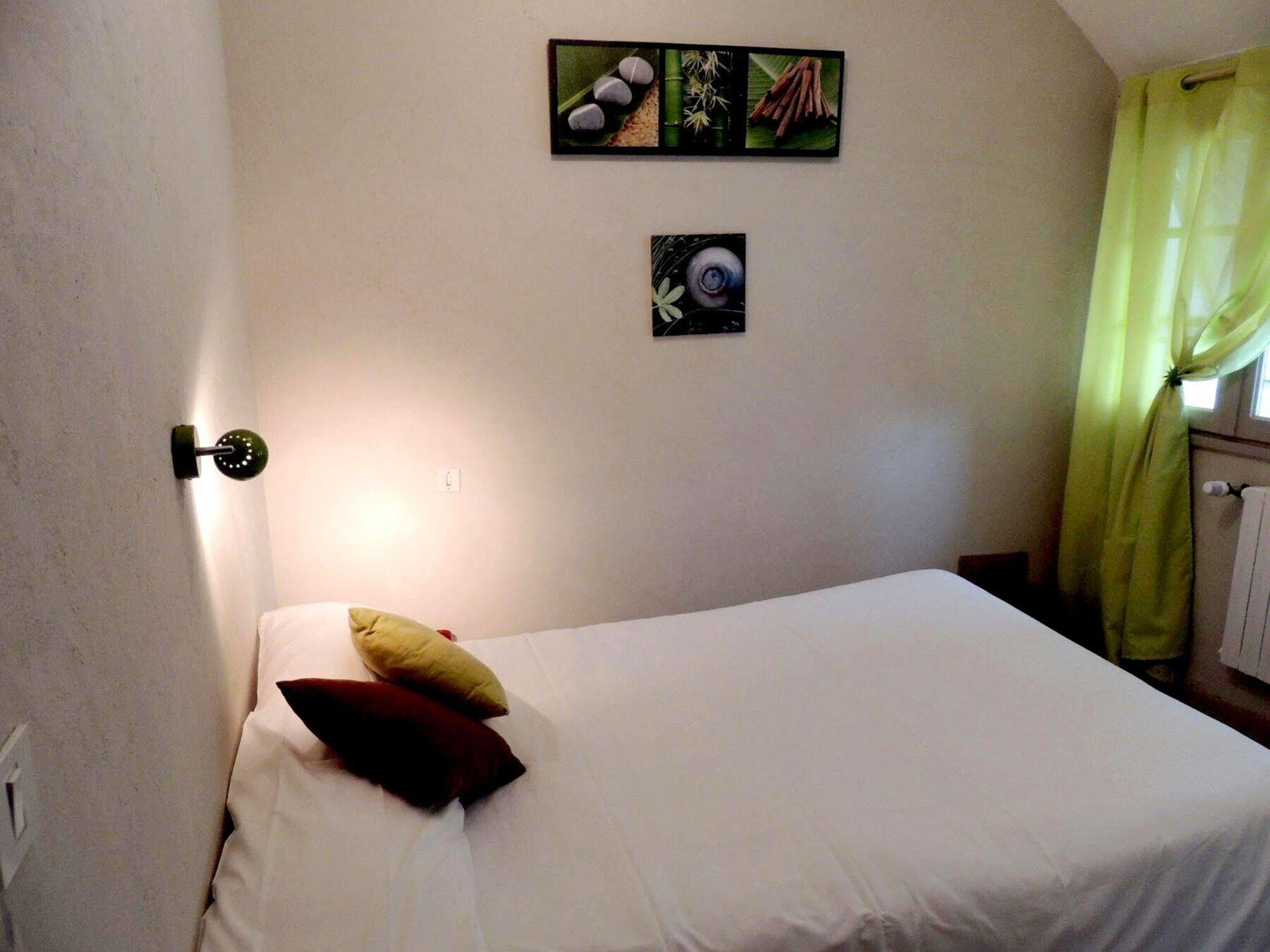 Logis Hotel Restaurant L'Oustal 나베 외부 사진