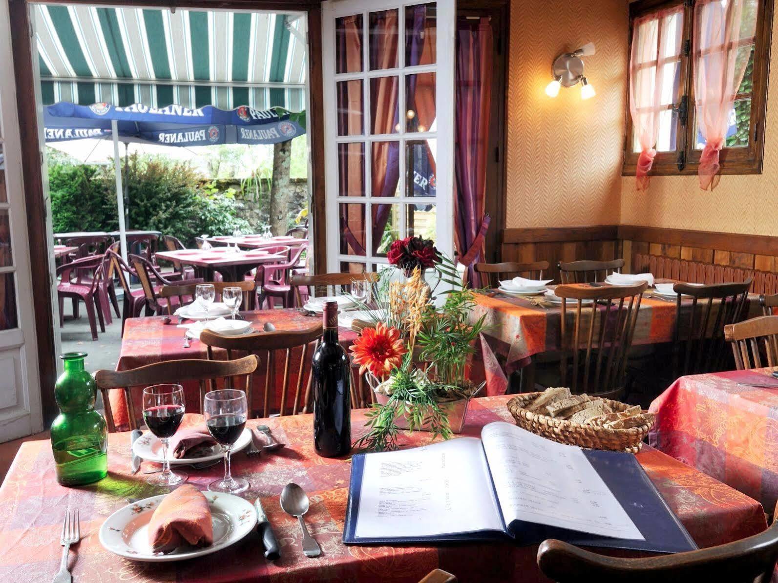 Logis Hotel Restaurant L'Oustal 나베 외부 사진